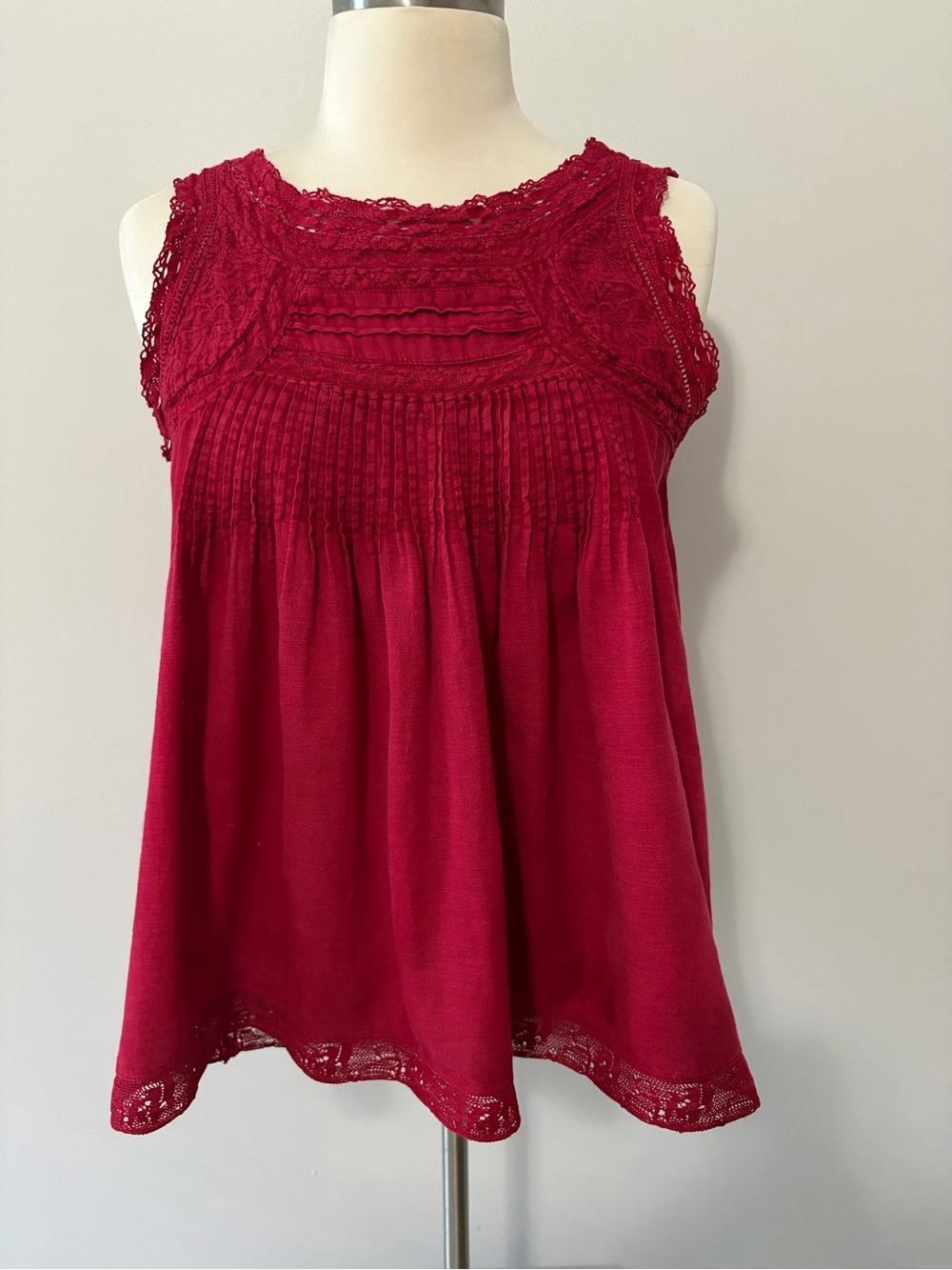 Sundance Berry Red Lace Yoke Pintuck Sleeveless Top XS Boho Peasant Romantic